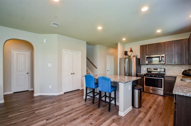 Building Photo - 4319 Rosemary Ln
