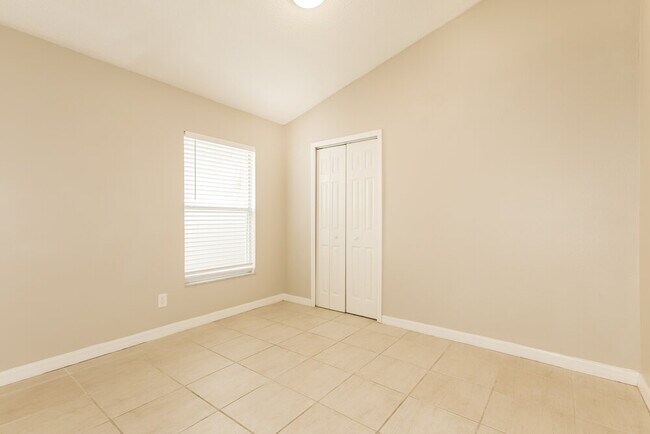 Building Photo - 2524 Gotham Way