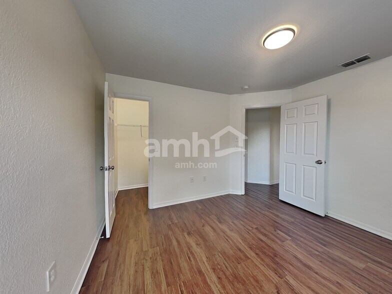 Building Photo - 3611 Welsch Way
