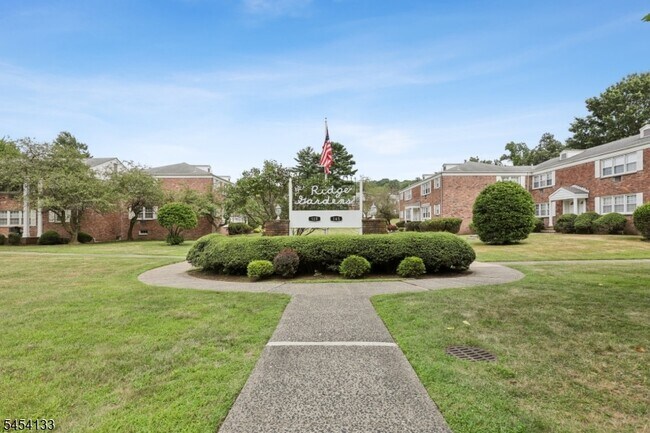 Building Photo - 161 Ridge Rd