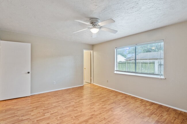 Building Photo - 24111 Reagon Canyon Dr