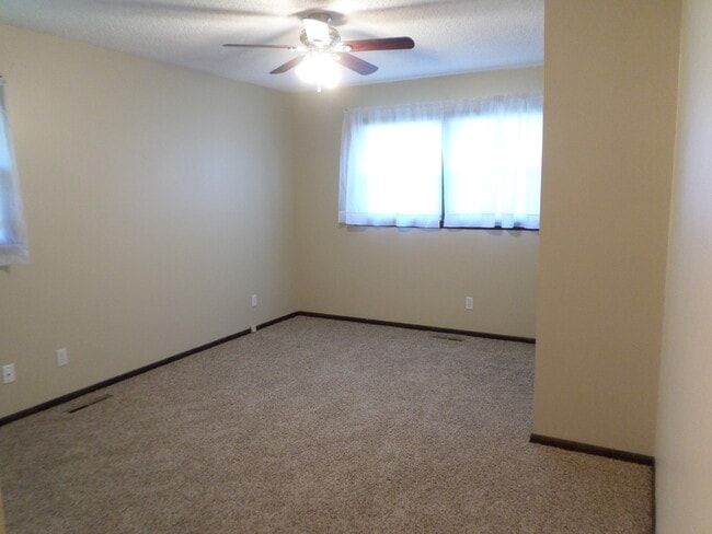 Building Photo - SHORT TERM LEASE ONLY