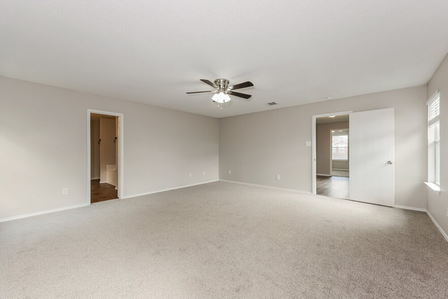 Building Photo - 7912 Whitney Ln