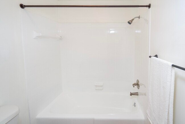 Building Photo - 1232 S Winterhawk Dr