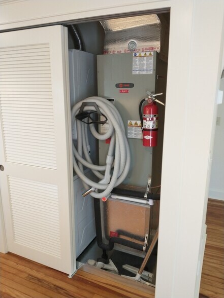 Building Photo - 1242 13th St N