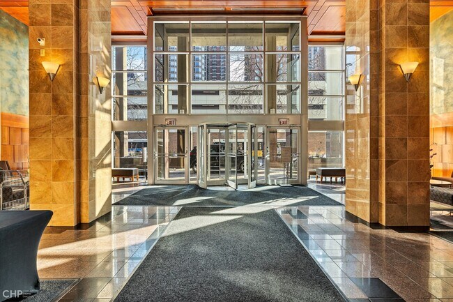 Building Photo - 1122 N Clark St