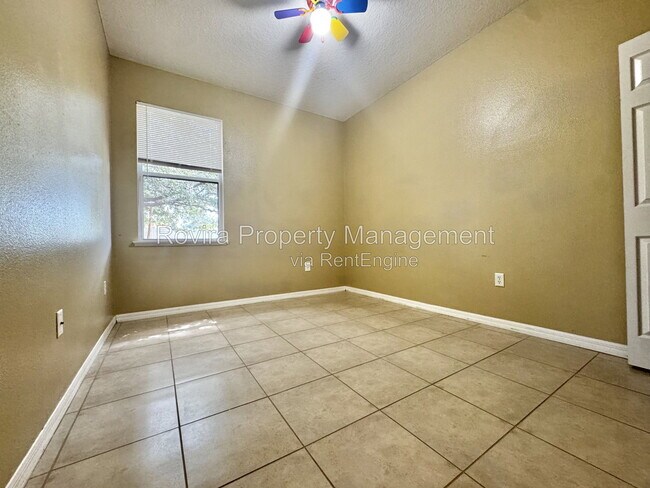Building Photo - 806 Palermo Ct