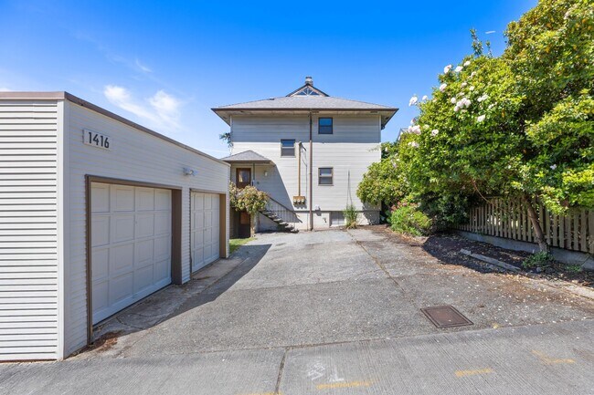 Building Photo - KIRKLAND ROSEHILL