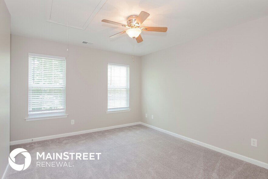 Building Photo - 133 Dovetail Dr