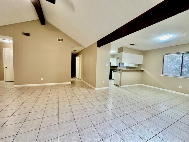 Building Photo - 1611 Onion Creek Village Dr