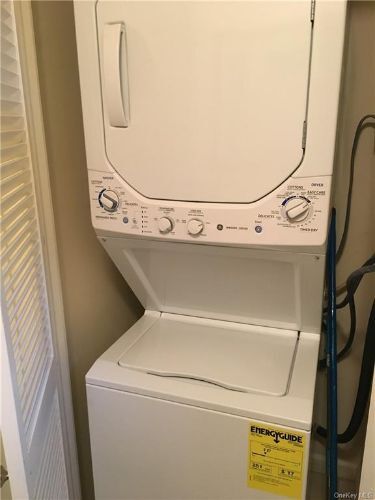 Building Photo - 2 Granada Crescent