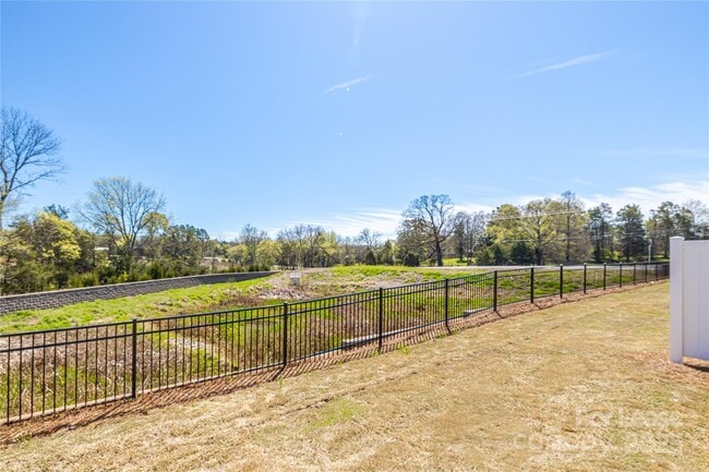 Building Photo - 23018 Clarabelle Dr