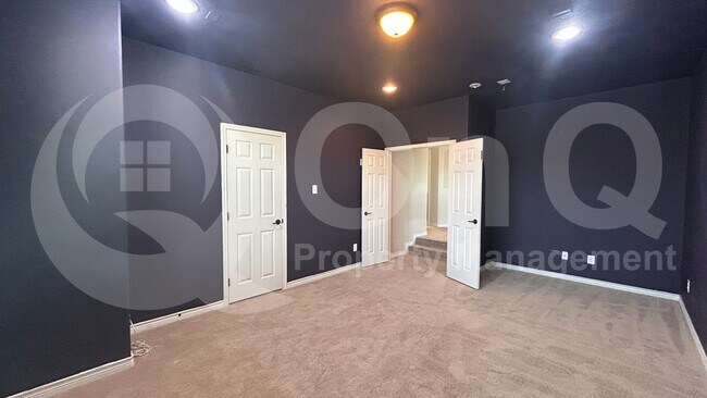 Building Photo - 705 Cypress Hill Dr