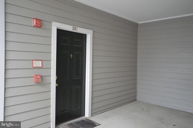 Building Photo - 13058 Autumn Woods Way