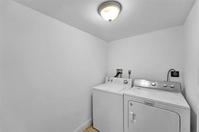 Building Photo - 2376 NW 36th Ave
