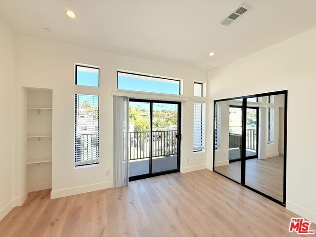 Building Photo - 3414 London St