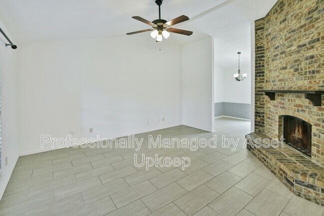 Building Photo - 1306 Clearview Dr