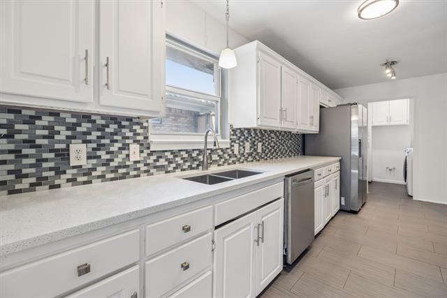 Building Photo - 5929 Canterview Dr