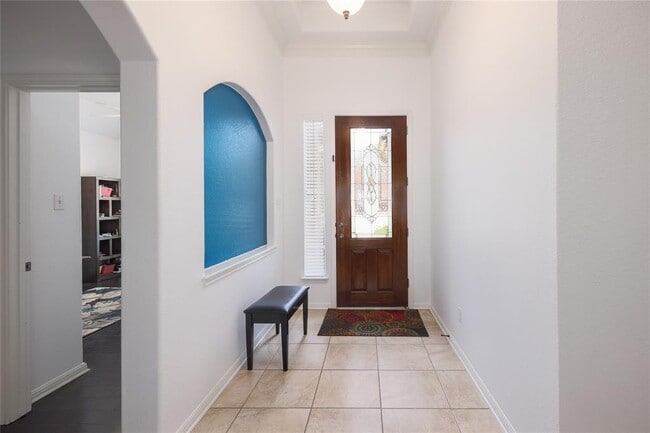Building Photo - 9700 Spanish Wells Dr