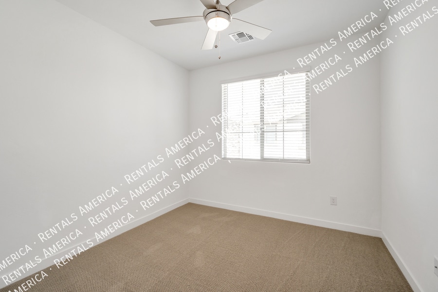 Building Photo - 4100 S Pinelake Way