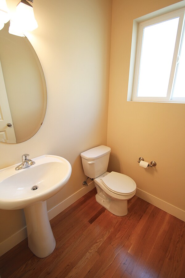 Building Photo - LUXURY 3 BED, 3 BATH SEATTLE TOWNHOME FOR RENT; AVAILABLE NOW!