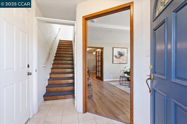 Building Photo - 207 Midway Dr