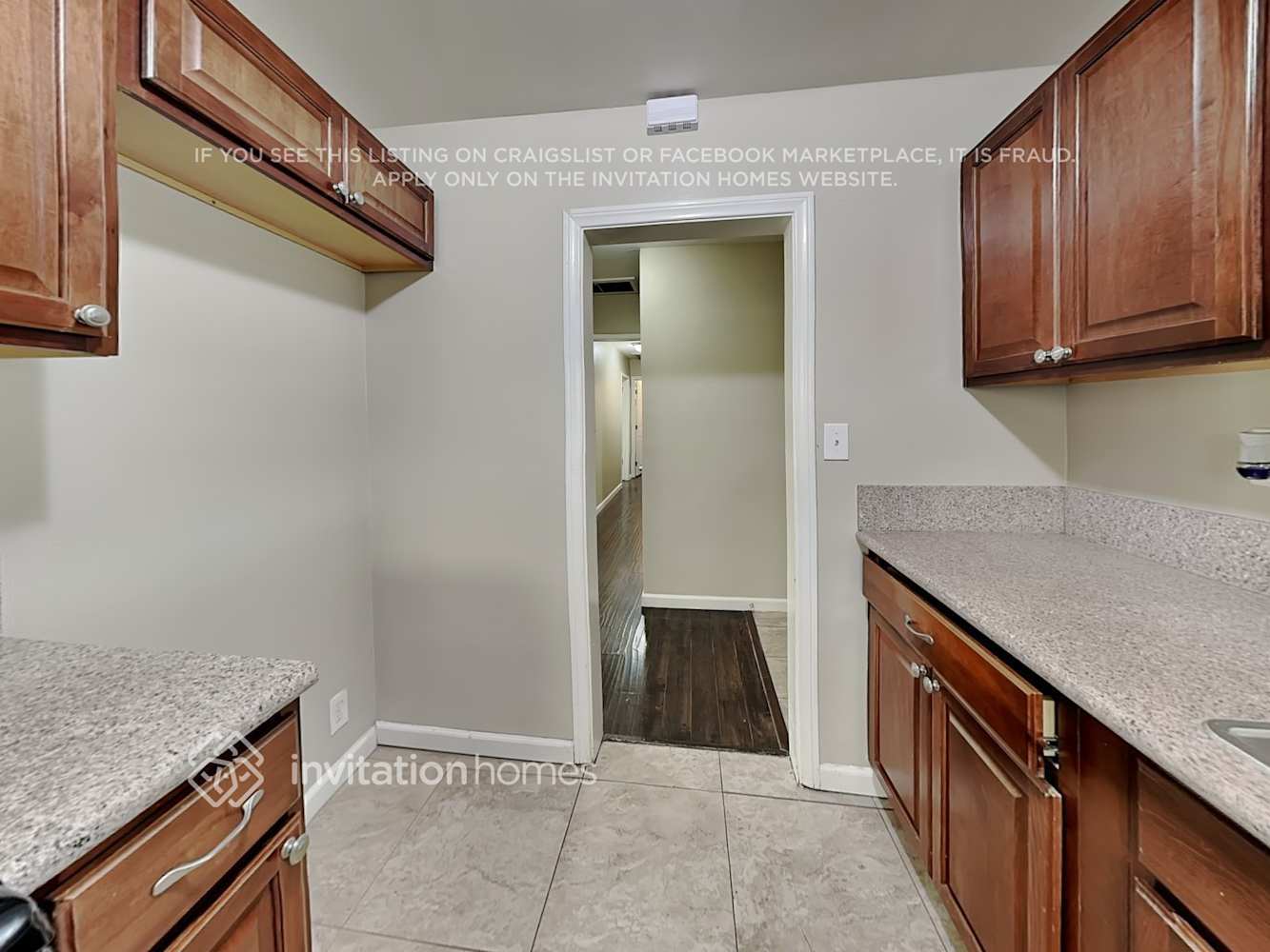 Building Photo - 20252 Archwood St