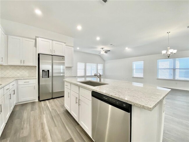 Building Photo - 716 Landing Ln