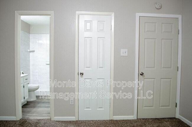 Building Photo - 2306 Fuzz Fairway