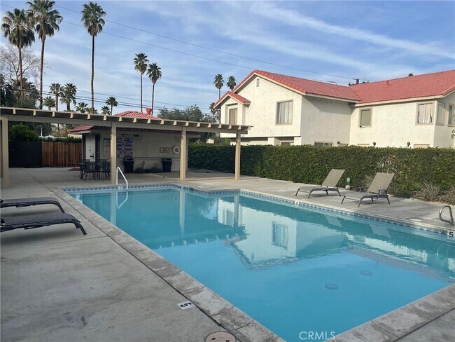 Building Photo - 74614 Driftwood Dr