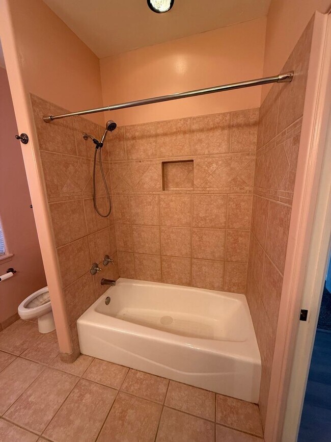 Building Photo - 1903 Coyote Ridge Dr