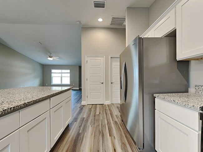 Building Photo - 7292 N Gibralter Dr