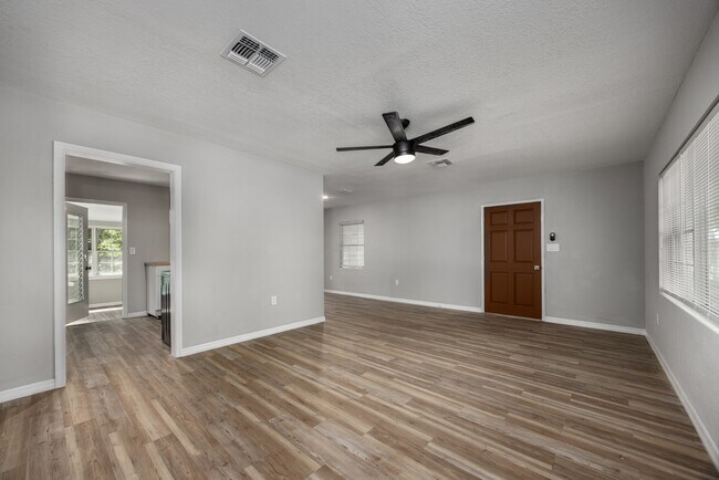 Building Photo - 640 NW 36th Ter