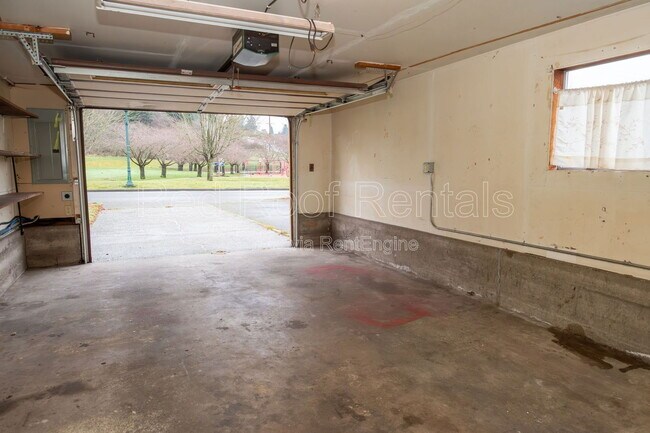 Building Photo - 6232 S Wapato St