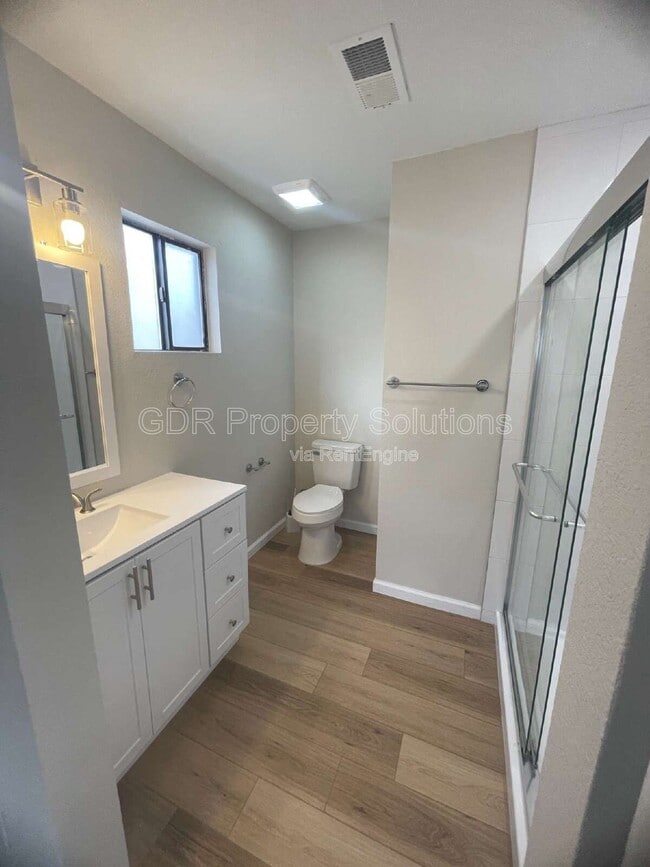Building Photo - 4733 Platinum Dr NE