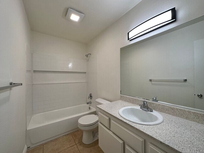 Building Photo - 7007 Pembridge Ln