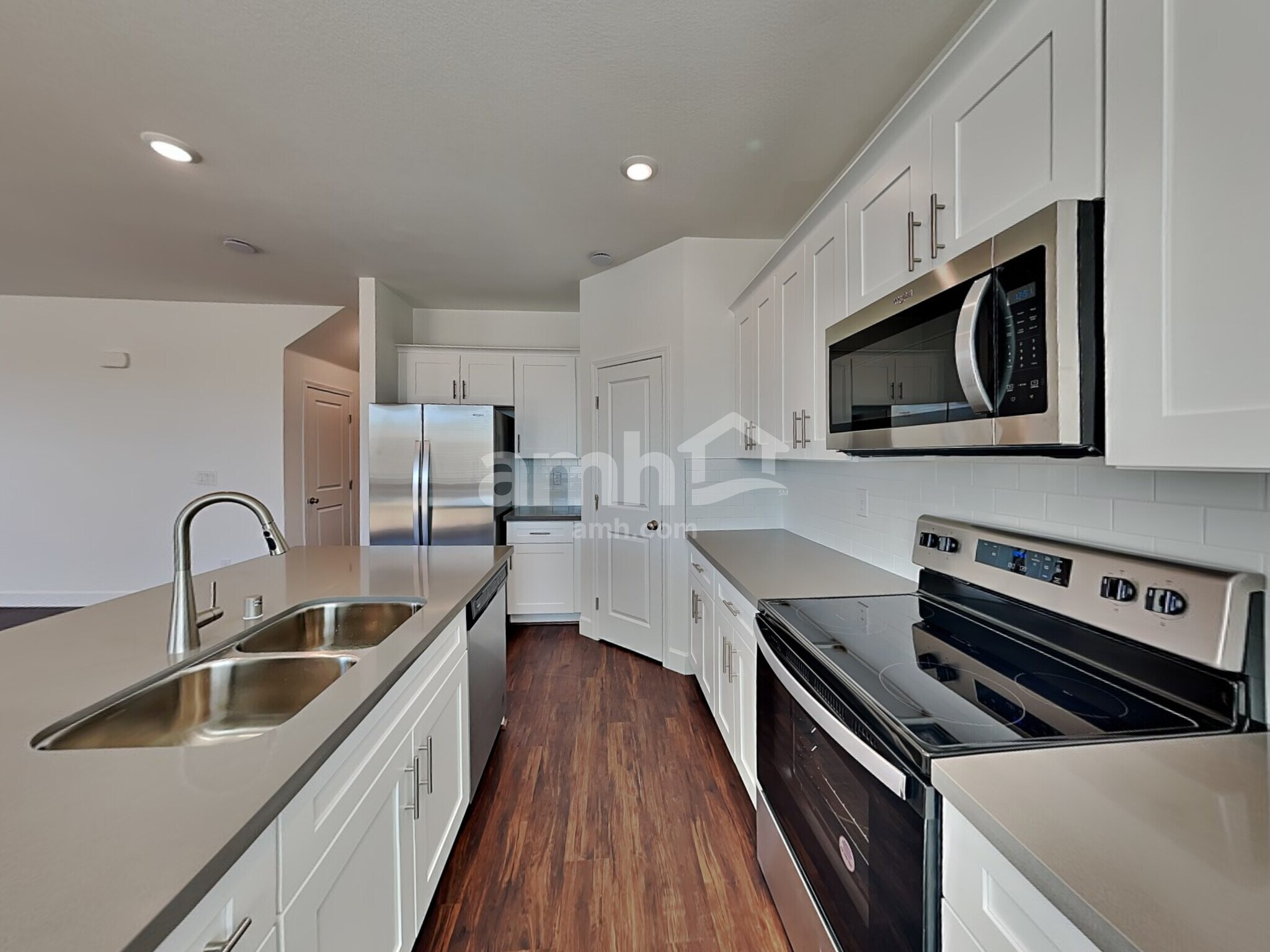 Building Photo - 8847 Tiger Tooth Ave