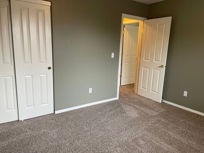 Building Photo - ***$750 OFF FIRST FULL MONTH'S RENT!!!***C...