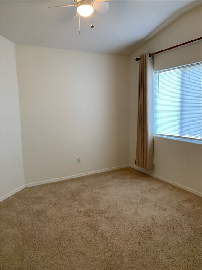 Building Photo - 2421 Stardust Dr