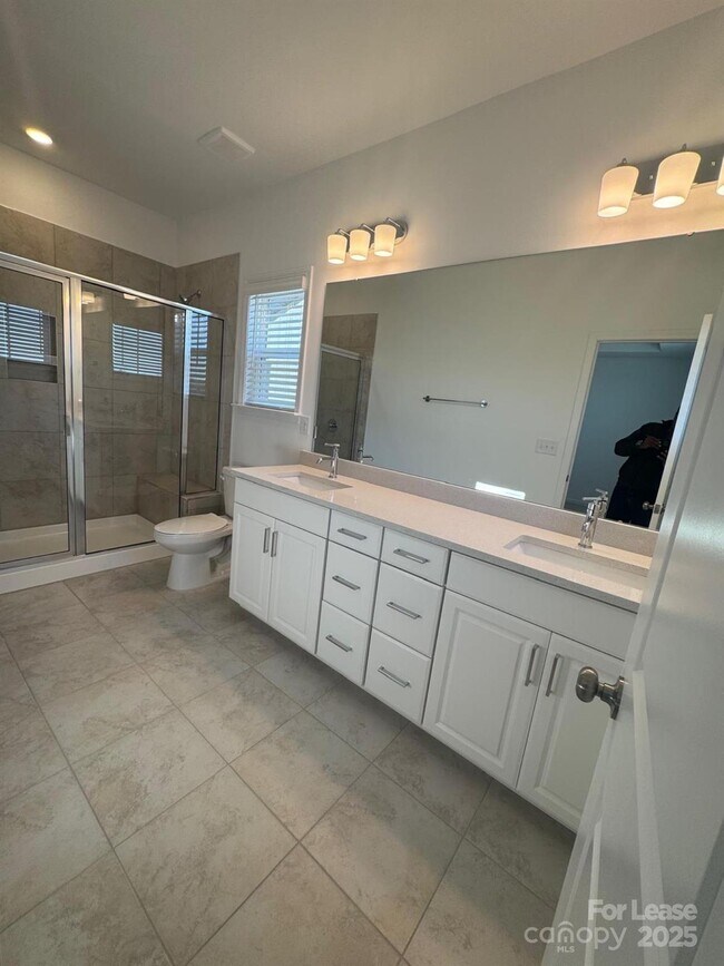 Building Photo - 9458 Senator Royall Dr