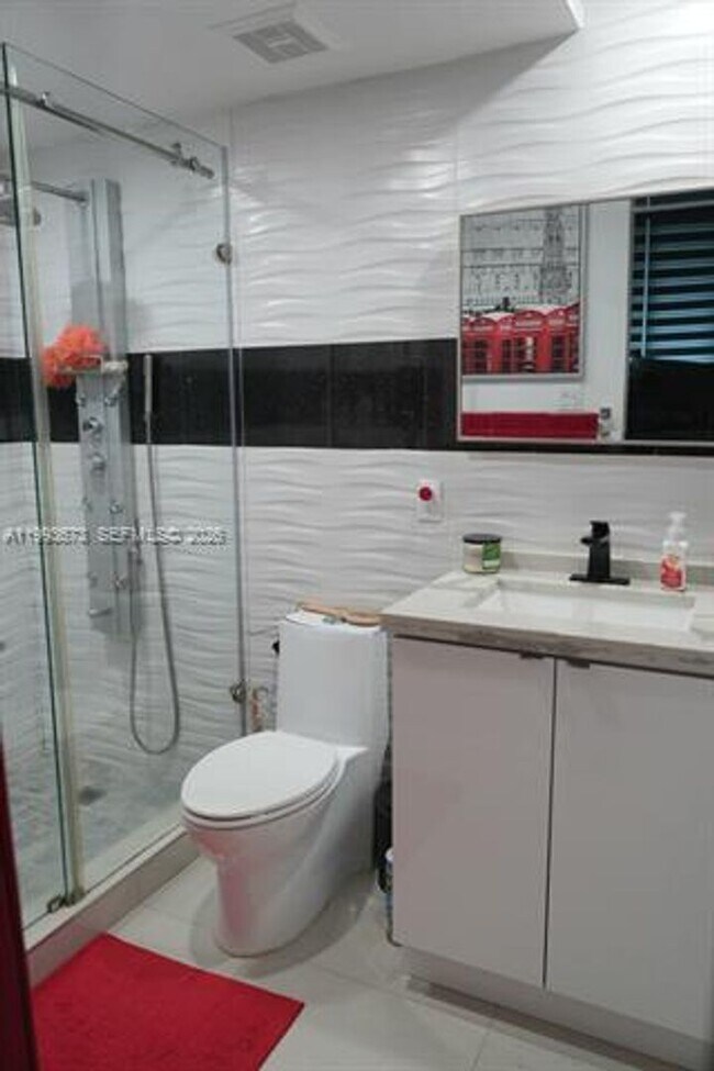 Building Photo - 690 SW 1st Ct