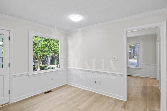 Building Photo - 623 Elmwood Ct