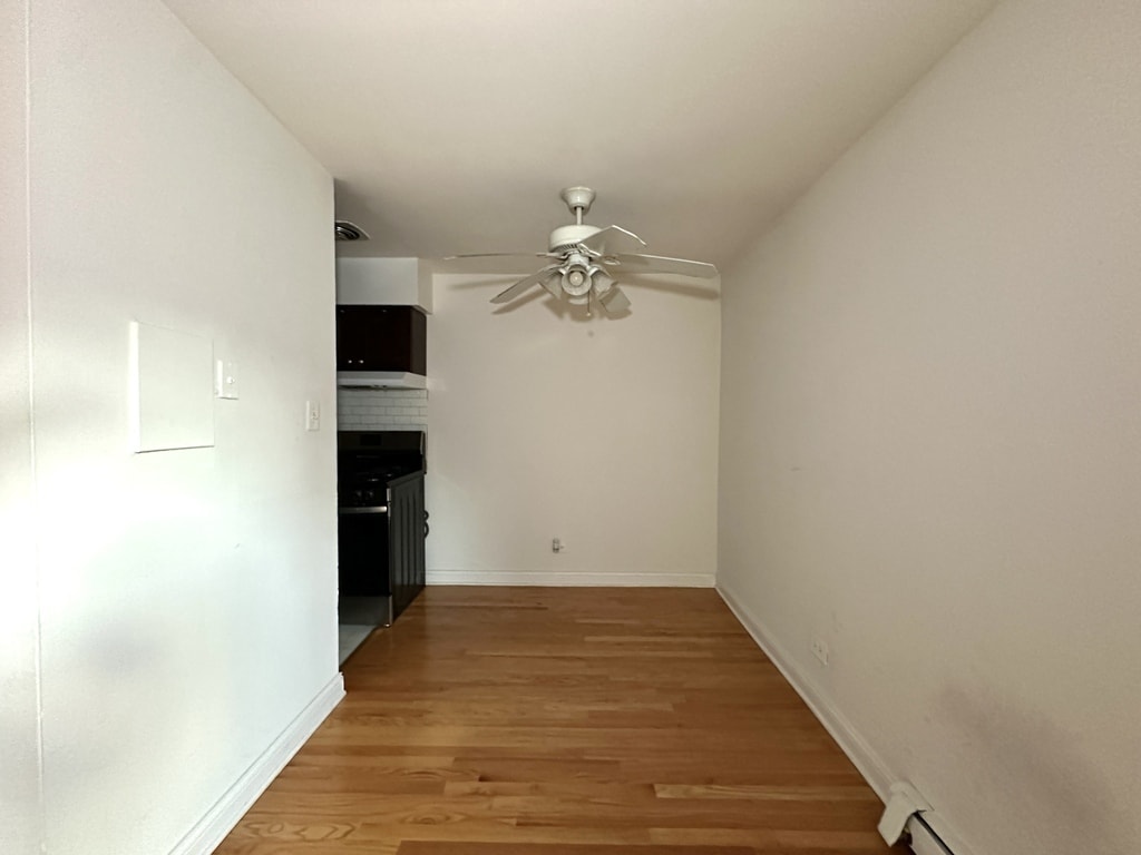 Building Photo - 3710 N Pine Grove Ave