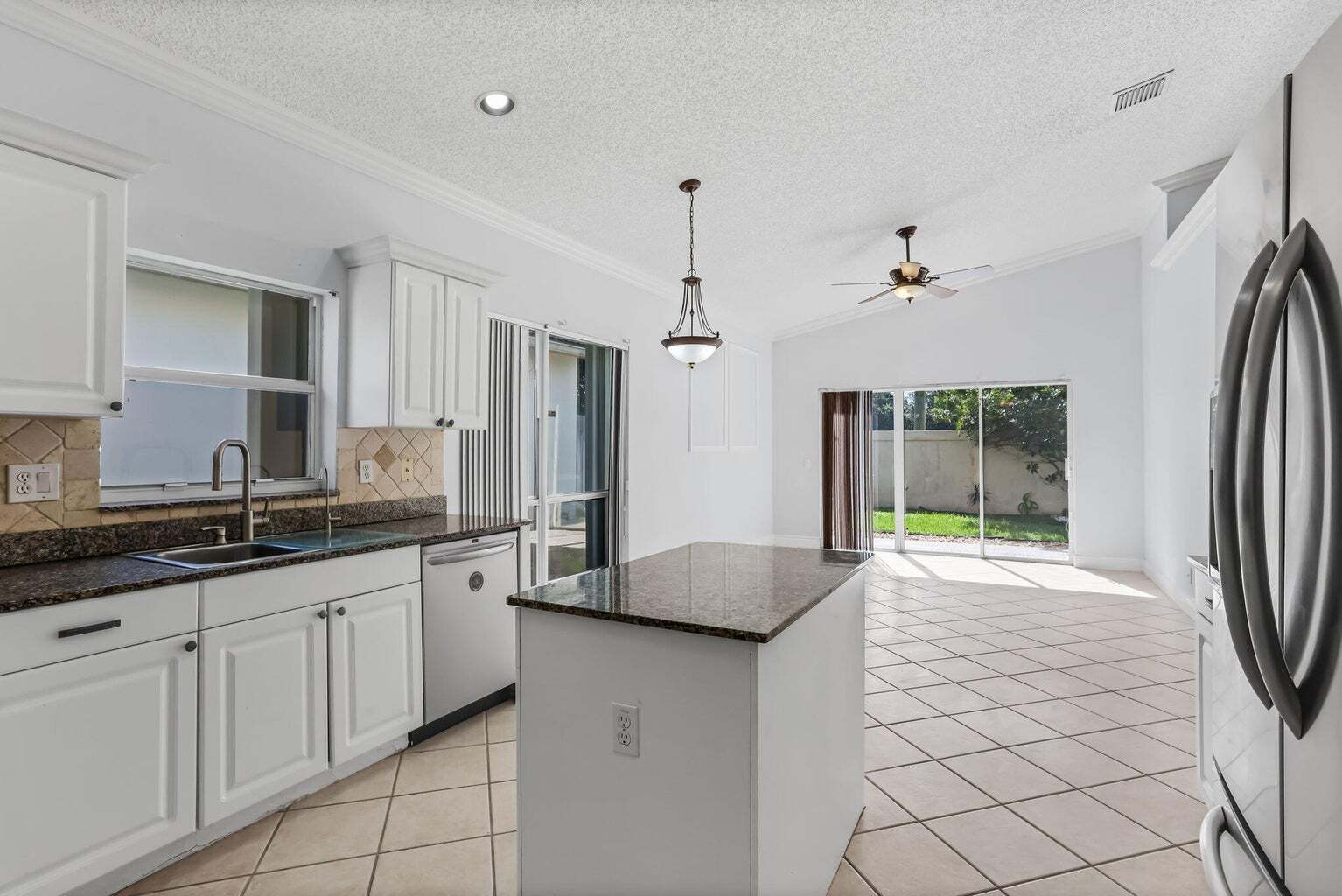 Building Photo - 7607 Colony Lake Dr