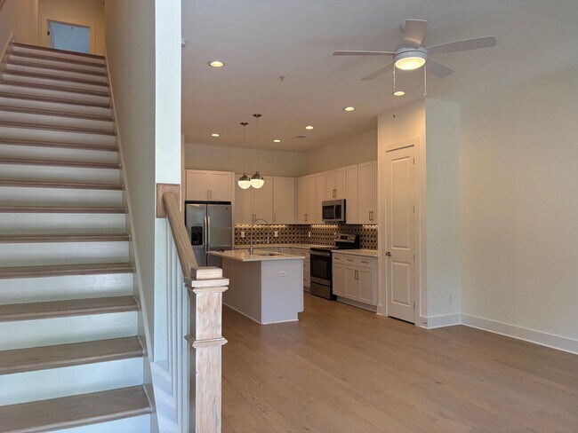 Building Photo - 231 Ribbon Ln