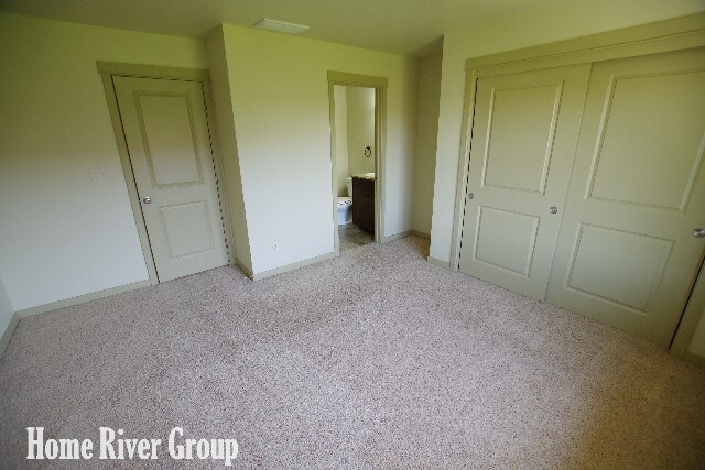 Building Photo - 1465 W Deer Crest St