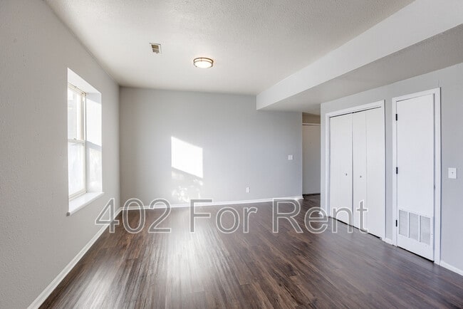 Building Photo - 210 S 24th St