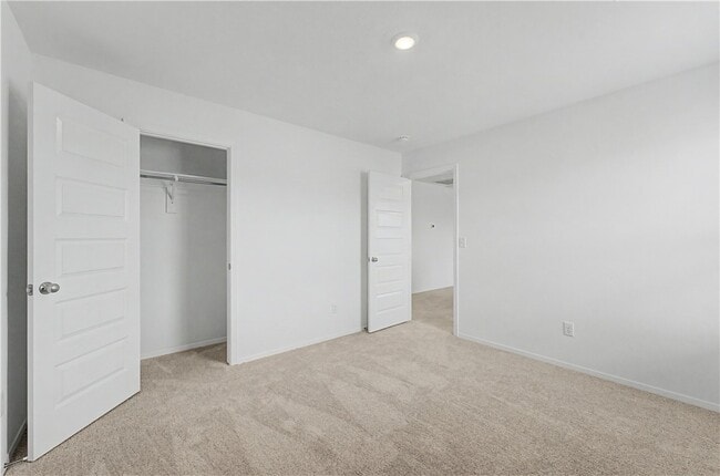 Building Photo - 3401 SW Endearment St