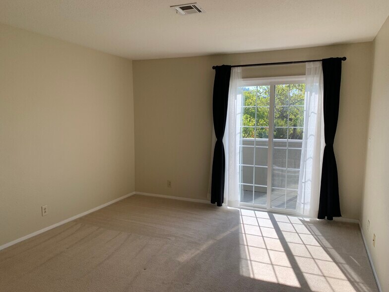 Bedroom - 515 Canyon Oaks Dr