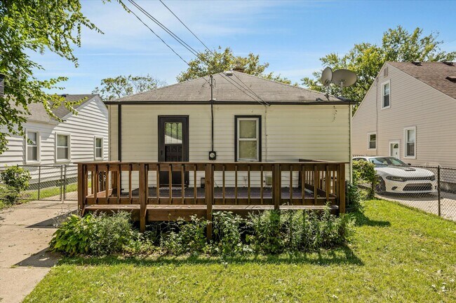 Building Photo - 3402 Chester Rd